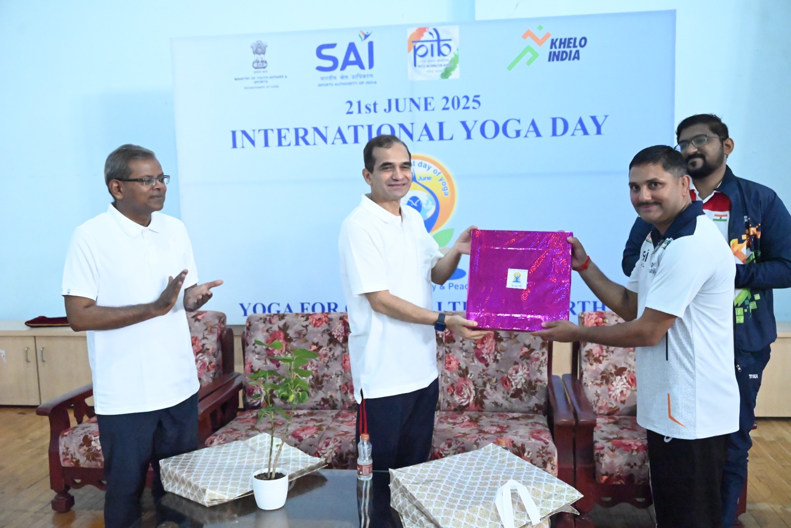 अंतर्राष्ट्रीय योग दिवस पर हुआ ‘योग संगम’ का आयोजन और प्रतिभाओं का सम्मान 