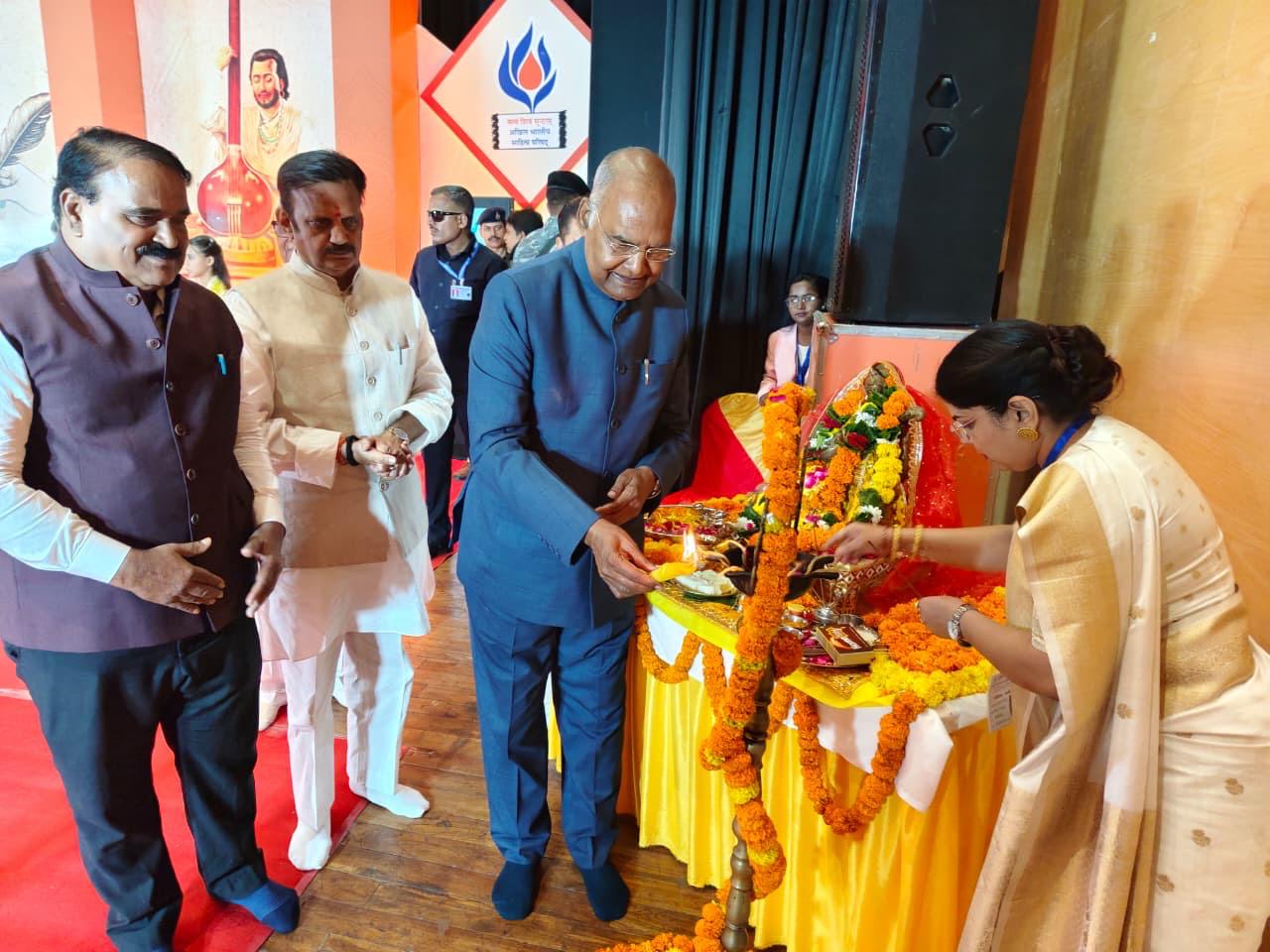 पूर्व राष्ट्रपति ने किया अखिल भारतीय साहित्य परिषद के अधिवेशन का शुभारंभ