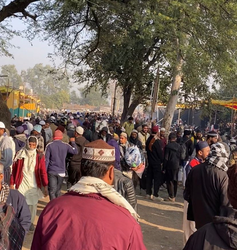 इज्तिमा में आए मेहमानों को सोशल मीडिया से दी सुविधाओं की जानकारी