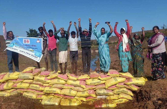 ग्राम पिपरिया में 100 बोरियों से बना अस्थायी बांध, जल संचय अभियान की पहल