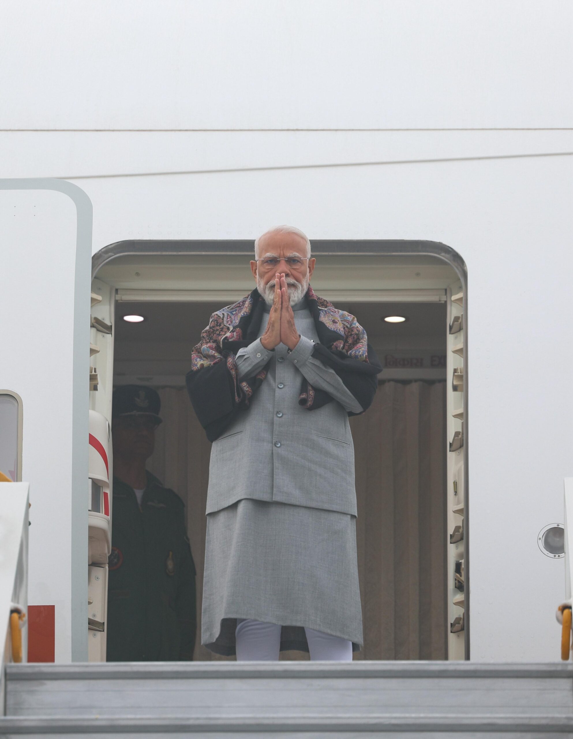 पीएम मोदी तीन देशों की यात्रा पर हुए रवाना