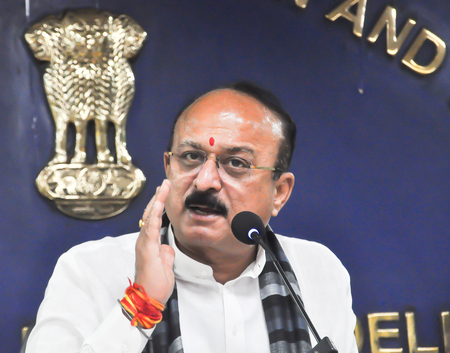 प्रदूषण से निपटने के लिए दिल्ली सरकार स्कूलों में लगाएगी एयर प्यूरीफायर