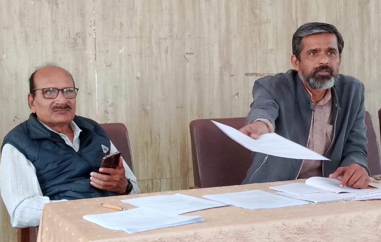 चिकित्सा शिक्षा और स्वास्थ्य सेवाओं का निजीकरण बंद हो