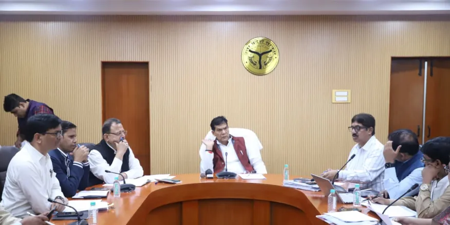 ऊर्जा मंत्री ने समयबद्ध कार्ययोजना और परिणामोन्मुखी कार्य का दिया निर्देश