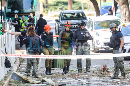 ईरान-अमेरिका-इज़राइल संघर्ष के बीच पश्चिम एशिया में हालात गंभीर