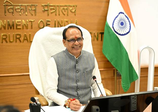 विभिन्न भर्तियों की तैयारी के लिए बच्चों को बेहतर मार्गदर्शन दिया जाएगा : केन्द्रीय मंत्री श्री चौहान